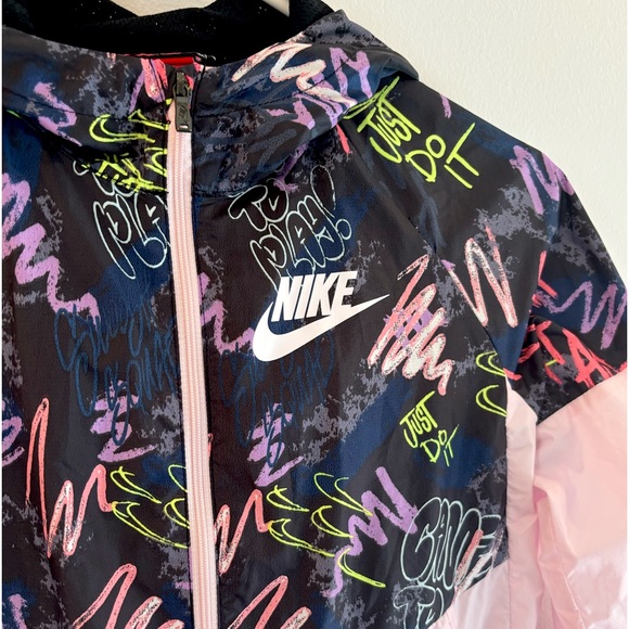 Nike Windbreaker - Picture 12 of 12